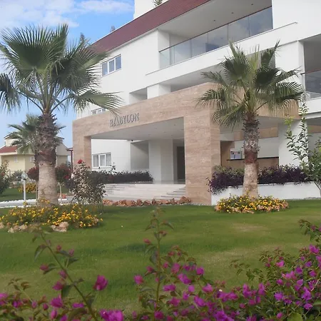 Babylon Beach Apartament *